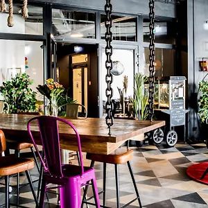 rent24-coliving-berlin-potsdamerstr-180.find-berlin-hotels.com/